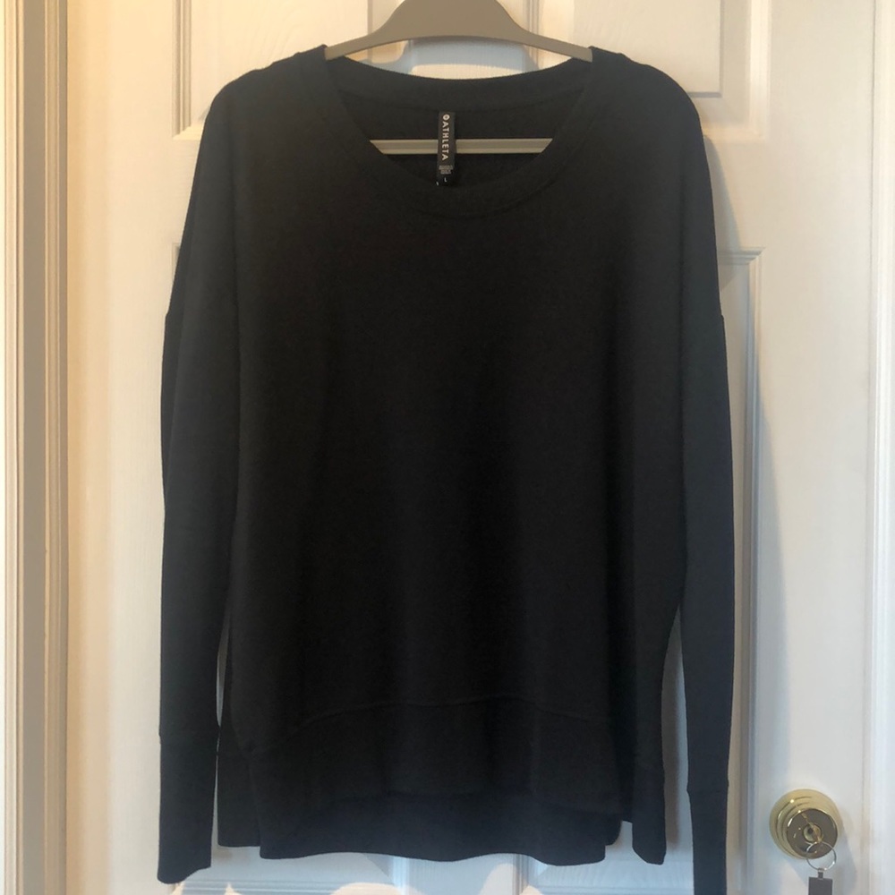 Athleta Cozy and Comfy Black top! Size Large
